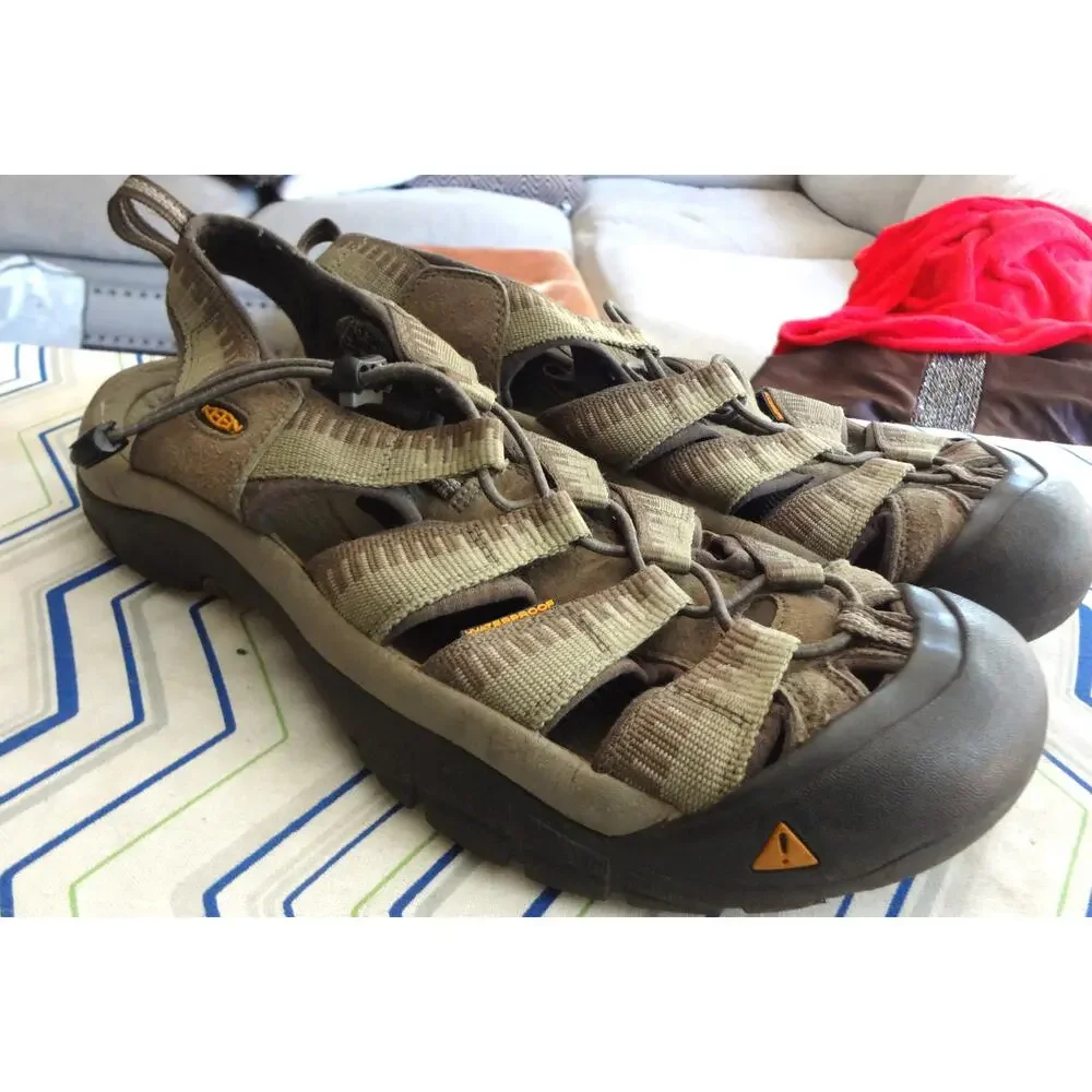 Keen Men 11.5 Newport H2 Sandal Shoe Brown Hiking Waterproof Closed Toe Outdoor